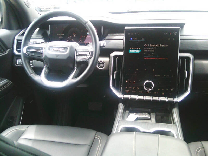 2024 GMC Acadia Elevation