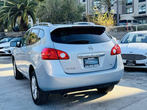 2011 Nissan Rogue SV