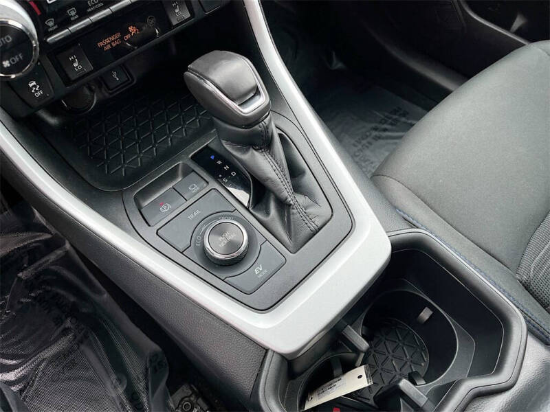 2022 Toyota RAV4 Hybrid SE