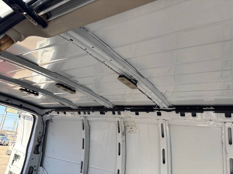 2023 GMC Savana 2500