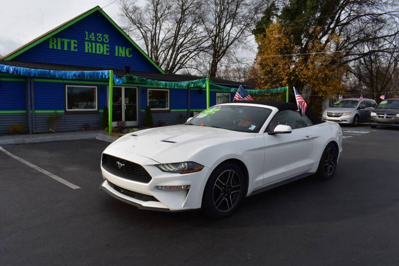 2018 Ford Mustang EcoBoost Premium's photo
