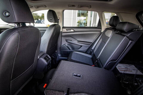 2026 Volkswagen Taos SE Black