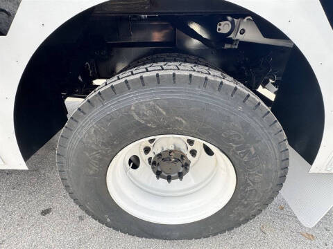 2019 Freightliner M2 106