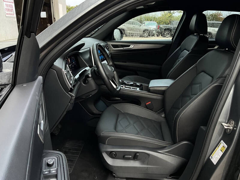 2025 Volkswagen Atlas Cross Sport SE 4Motion