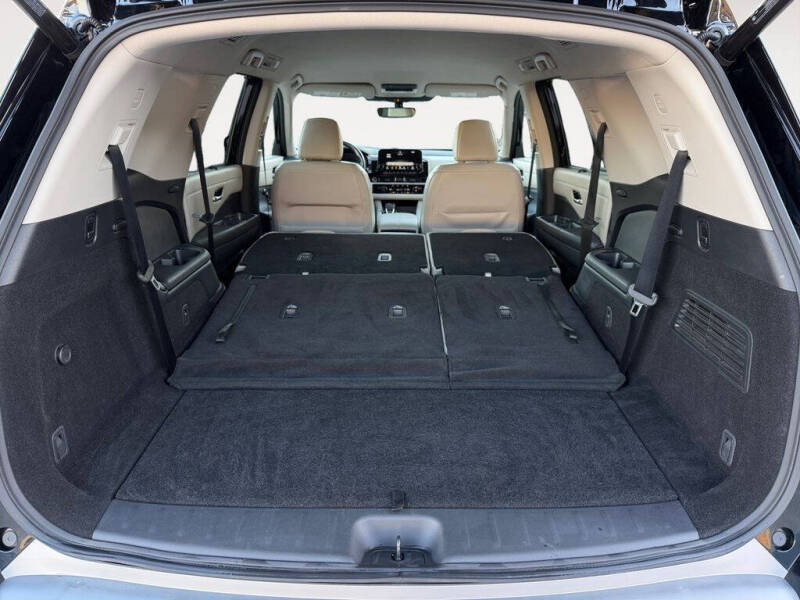 2024 Nissan Pathfinder SL