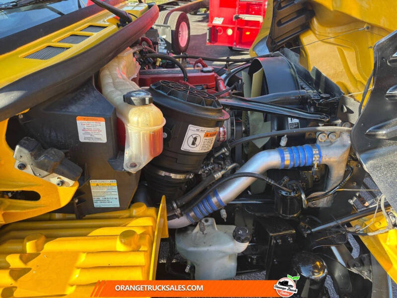 2019 Freightliner M2 106