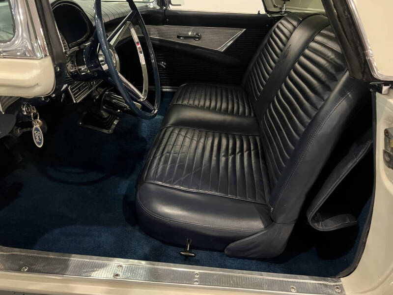 1957 Ford Thunderbird