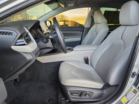 2024 Toyota Camry Hybrid SE