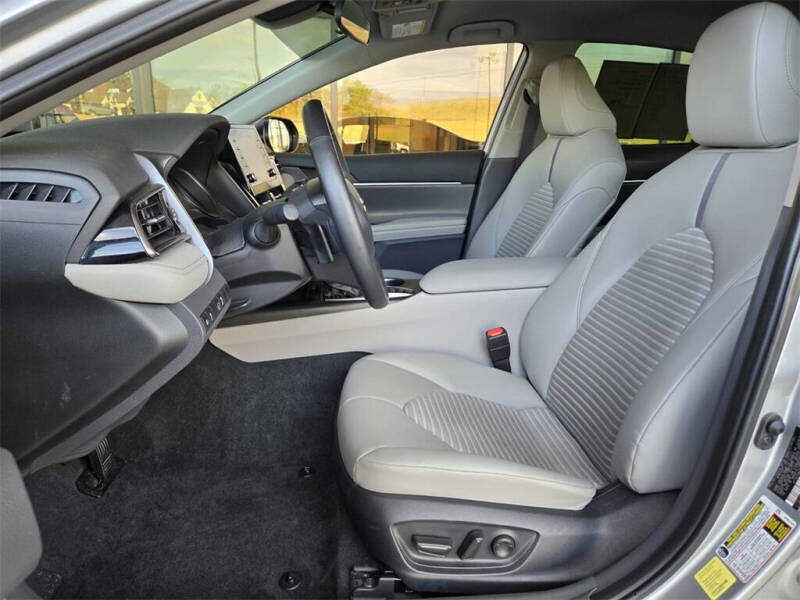 2024 Toyota Camry Hybrid SE