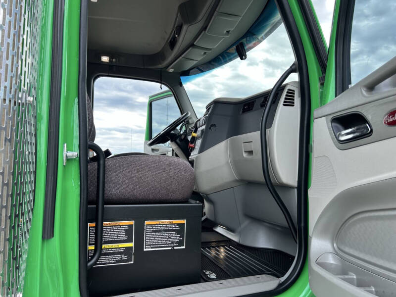 2020 Peterbilt 579 Road Tractor