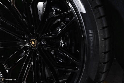 2025 Lamborghini Urus SE