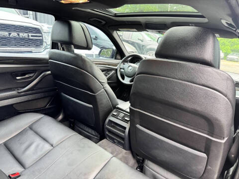 2012 BMW 5 Series 550i