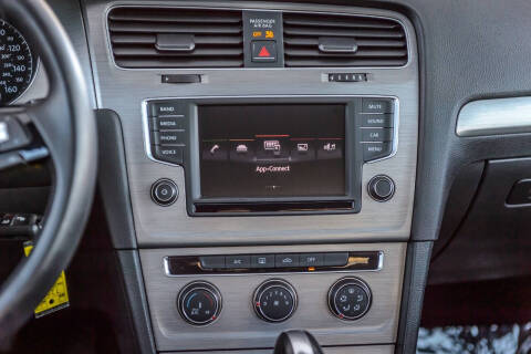 2016 Volkswagen Golf TSI S