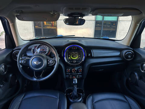 2017 MINI Hardtop 4 Door Cooper