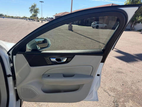 2021 Volvo S60 T5 Momentum