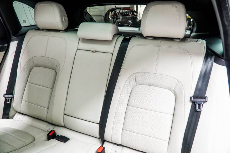 2023 Jaguar F-PACE P400 R-Dynamic S