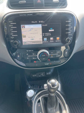 2017 Kia Soul +