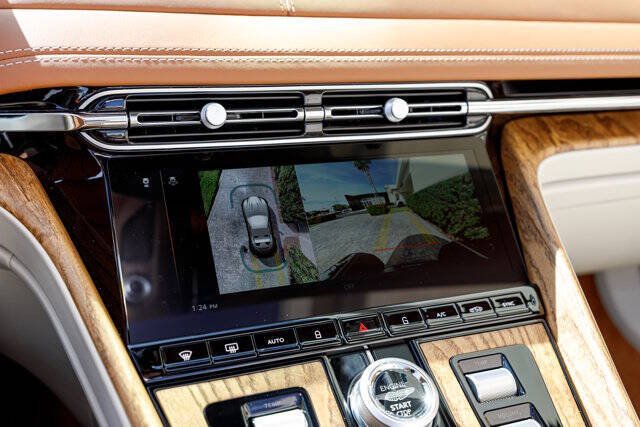 2026 Aston Martin DB12 Volante