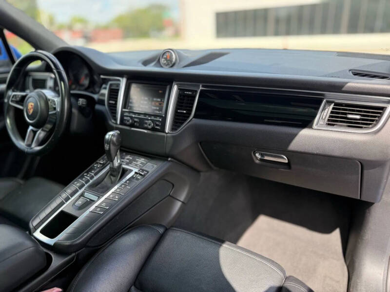 2015 Porsche Macan S