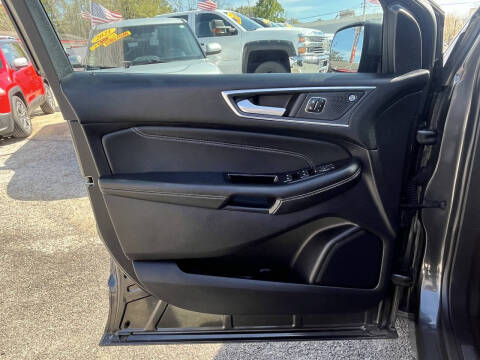 2020 Ford Edge Titanium