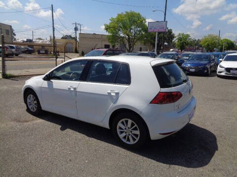 2016 Volkswagen Golf TSI SE