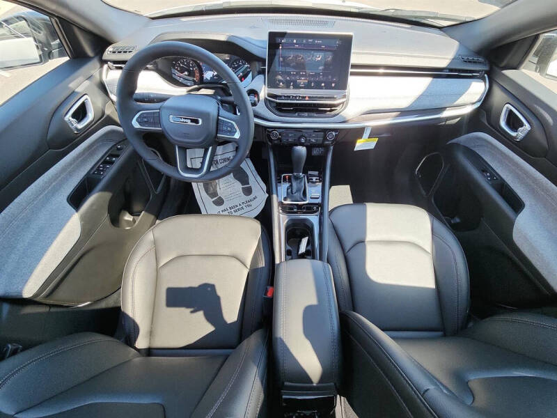 2024 Jeep Compass Latitude Lux