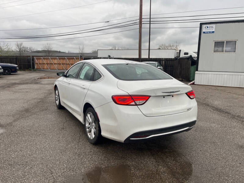 2015 Chrysler 200 Limited
