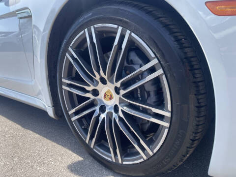 2016 Porsche Panamera