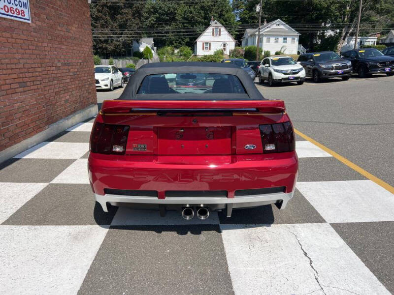 2004 Ford Mustang GT Deluxe