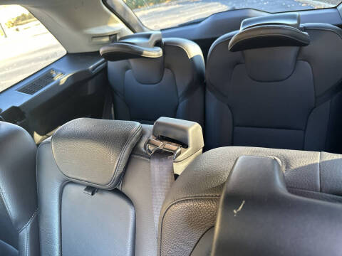 2018 Volvo XC90 T6 Momentum