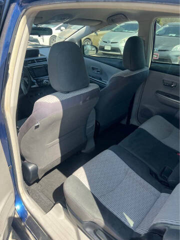 2015 Toyota Prius v Two