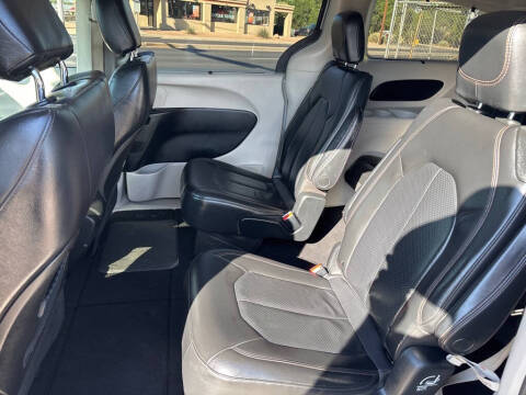 2020 Chrysler Pacifica Touring L