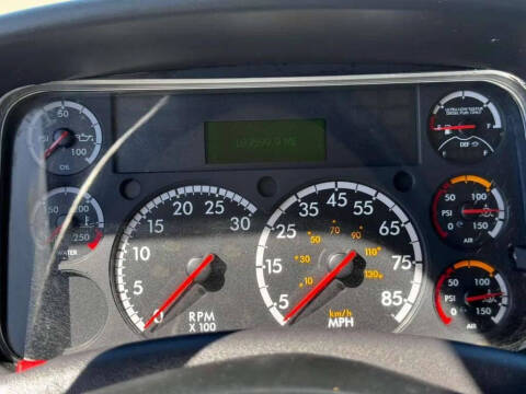 2017 Freightliner M2 106