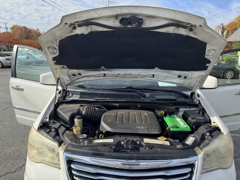 2011 Chrysler Town and Country Touring-L