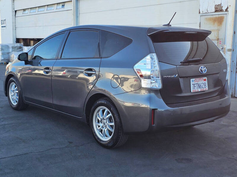 2014 Toyota Prius v Three