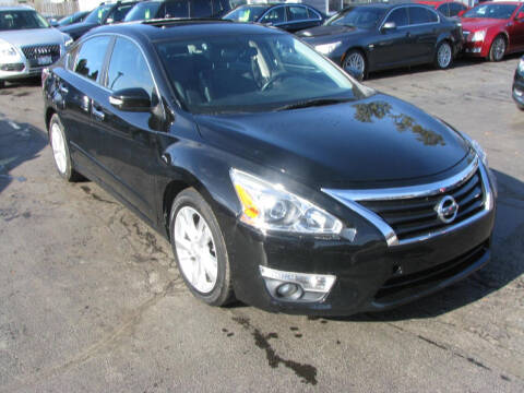 2015 Nissan Altima for sale at CLASSIC MOTOR CARS in West Allis WI