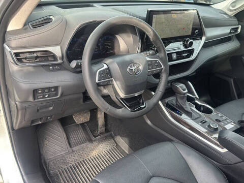 2024 Toyota Highlander Platinum
