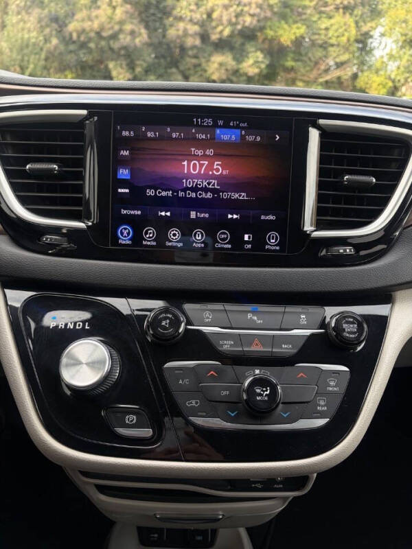 2017 Chrysler Pacifica Touring