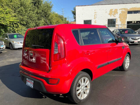 2013 Kia Soul +