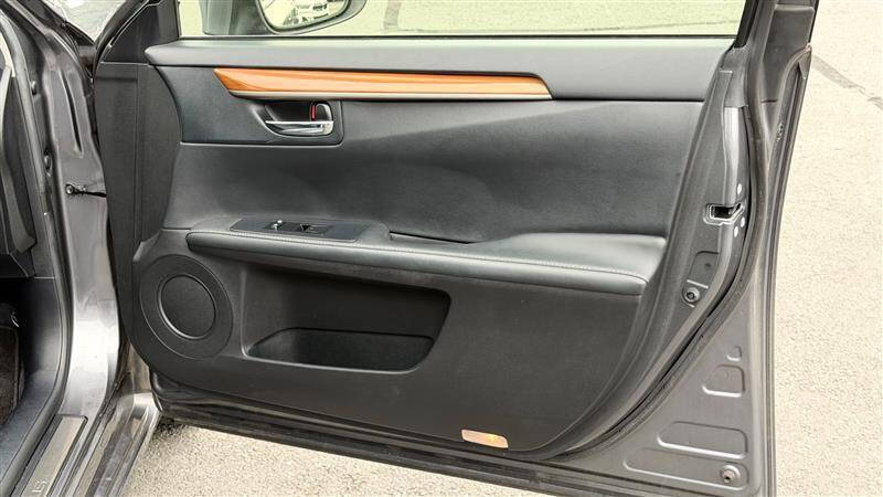 2013 Lexus ES 300h