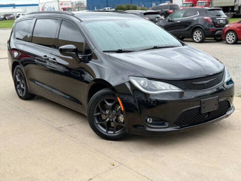 2019 Chrysler Pacifica Touring L Plus