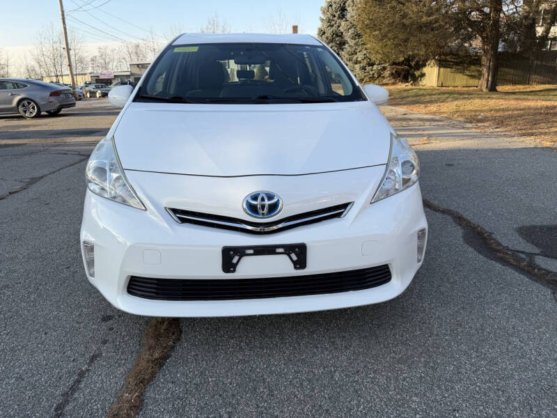 2012 Toyota Prius v Three