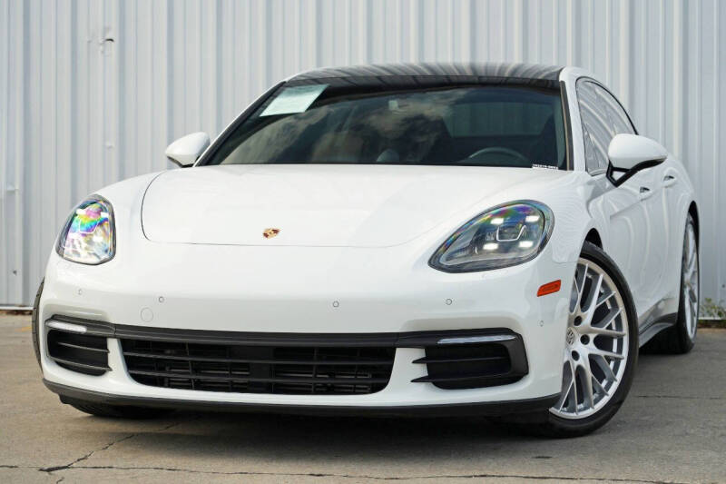 2018 Porsche Panamera 4