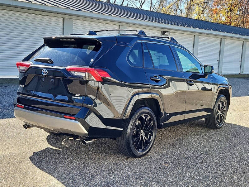 2022 Toyota RAV4 Hybrid SE