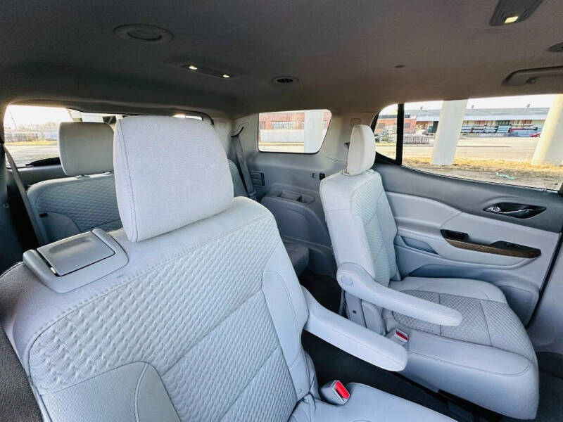 2017 GMC Acadia SLE-2