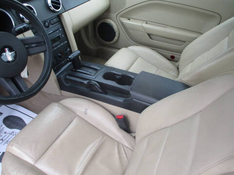 2005 Ford Mustang V6 Premium