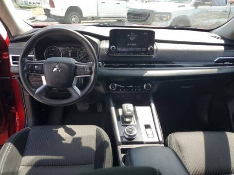 2023 Mitsubishi Outlander ES