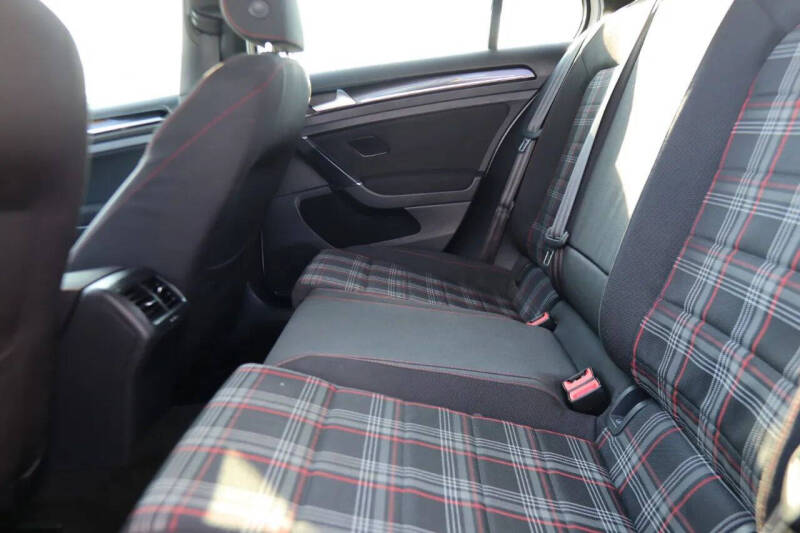 2017 Volkswagen Golf GTI S