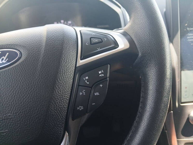 2022 Ford Edge Titanium
