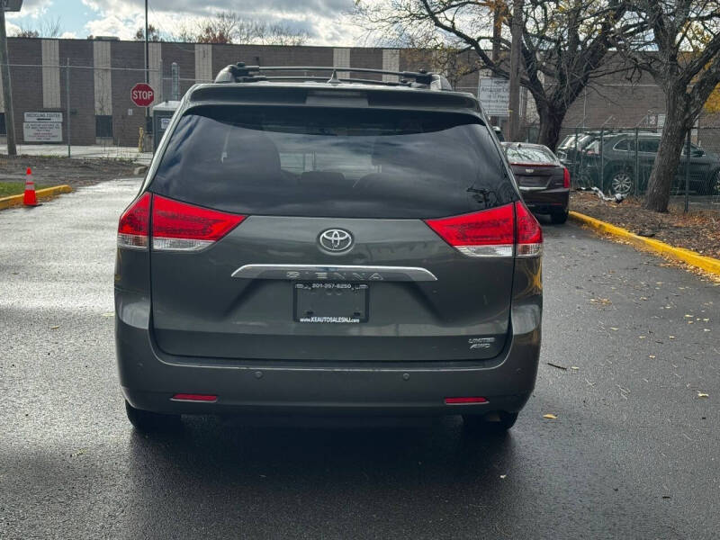 2013 Toyota Sienna Limited 7-Passenger